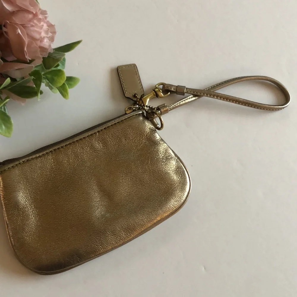 Coach Gold Coach Wristlet Metallic Coach Wristlet Gold Leather Coach Wristlet - Picture 3 of 16
